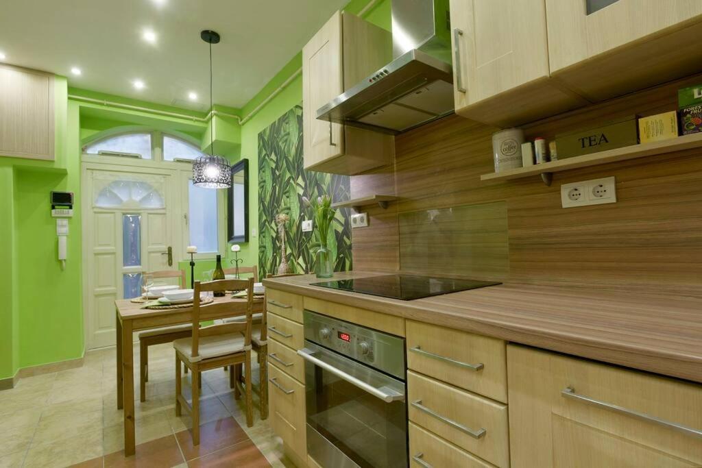 Downtown Island Of Peace By Nw Apartamento Budapeste Exterior foto